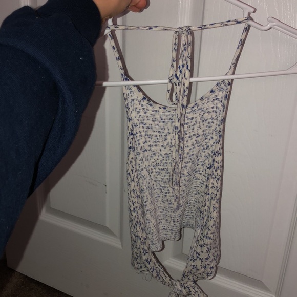 Halter, tie back crop top - Picture 2 of 2